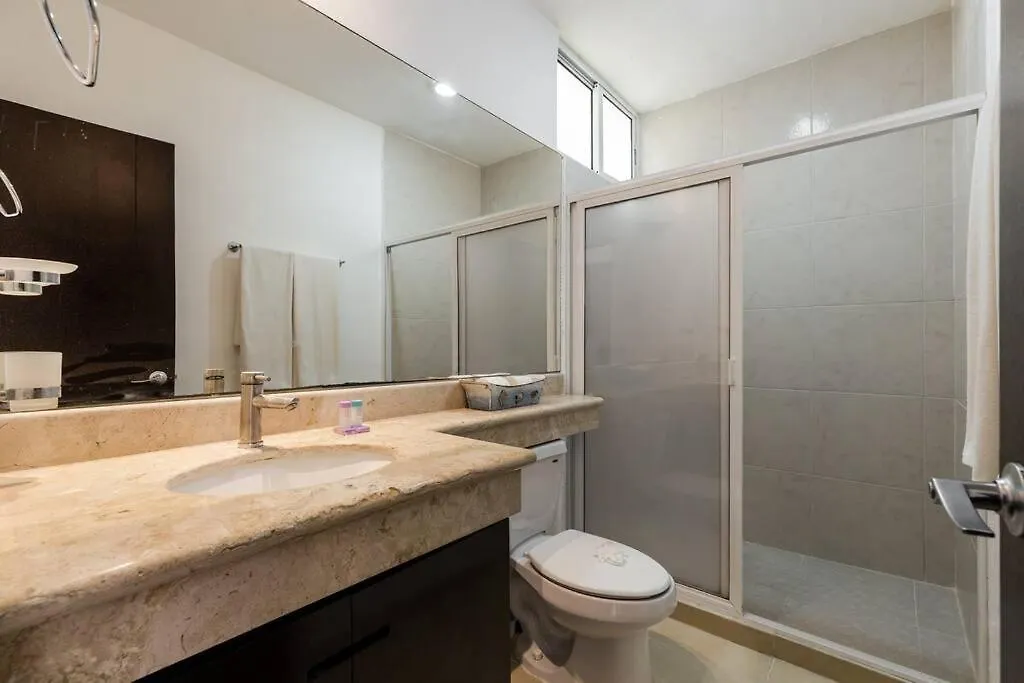 Spacious 2 Bedroom And Big Terrace Condo In Centro Playa del Carmen Messico